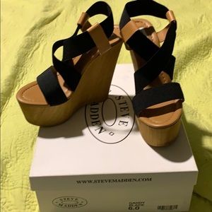 Steve Madden “Gandy” black wedges